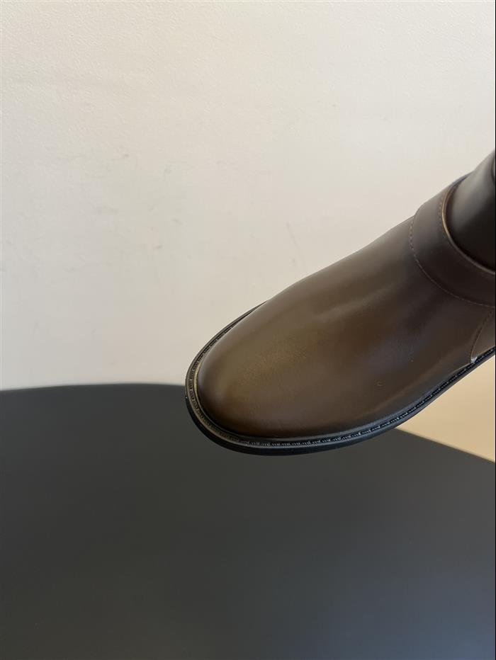 20251128173018928 520